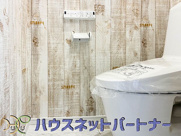壁リモコンの場合、洗浄位置や水量の強弱など、シャワートイレをお好みの使い心地に設定できます。毎日使うトイレだから、使い勝手の良い機能があるとうれしいですね。