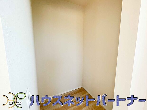 家族の小物って意外と増えていくので、収納が多いと助かります。