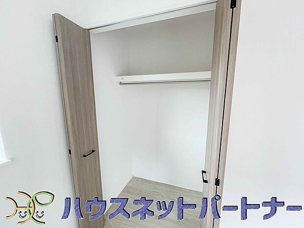 各部屋を最大限に広く使って頂ける様、全居住スペースに収納付。プライベートルームはゆったりと快適に。