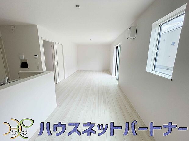 陽だまりのある光彩豊かなリビングは、何よりも快適で心休まる時間を過ごせます。