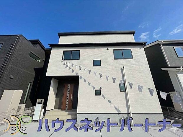 豊かで快適な暮らしを。ここから始まる「日常」はご家族にとってかけがえのない時間となります。少しでも豊かに、快適に。そんな想いから本邸宅は生まれました。