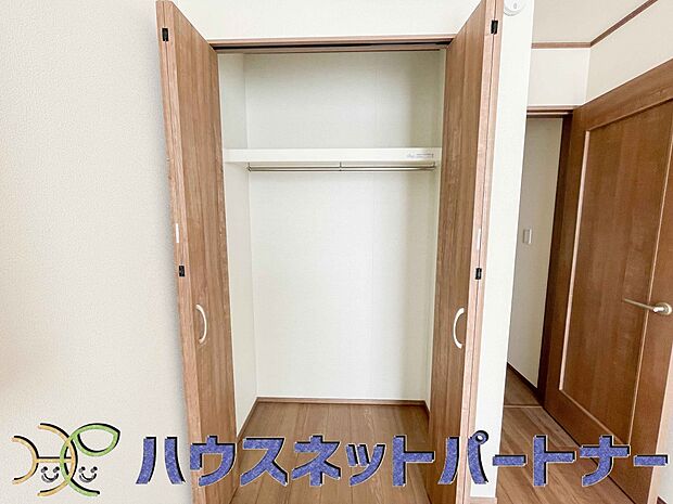 家族の小物って意外と増えていくので、収納が多いと助かります。