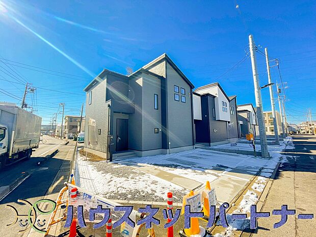 居住者の帰り、訪れる方を優しく迎える・安らぎに満ちた生活空間を予感させる。健やかな暮らしを楽しめそう。