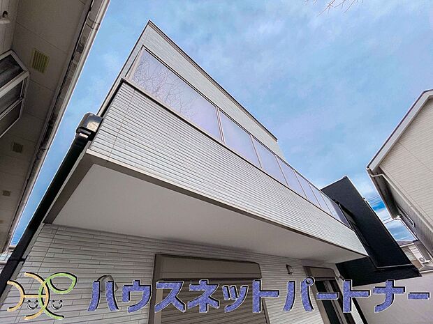ここから始まる「日常」はご家族にとってかけがえのない時間となります。少しでも豊かに、快適に。そんな想いから本邸宅は生まれました。