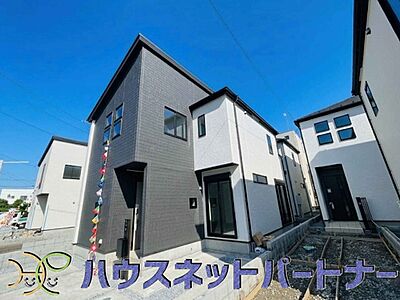 外観:太陽に愛された邸は、陽当り・通風に優れた魅力的で快適さを追求した新築戸建でした。ここに住むからこそ意味がある。そんな特別感に浸りながら、毎日をお過ごしして欲しいです。 外観:太陽に愛された邸は、陽当り・通風に優れた魅力的で快適さを追求した新築戸建でした。ここに住むからこそ意味がある。そんな特別感に浸りながら、毎日をお過ごしして欲しいです。