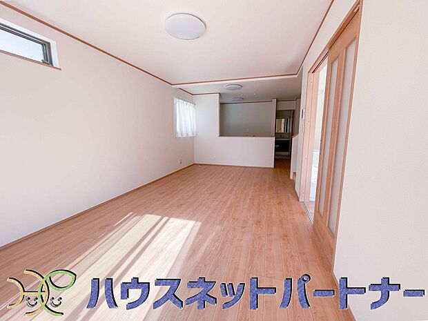 家族の様子を見ながらキッチンでお料理。一日の出来事を会話しながらの家事は嬉しいコミュニケーション。