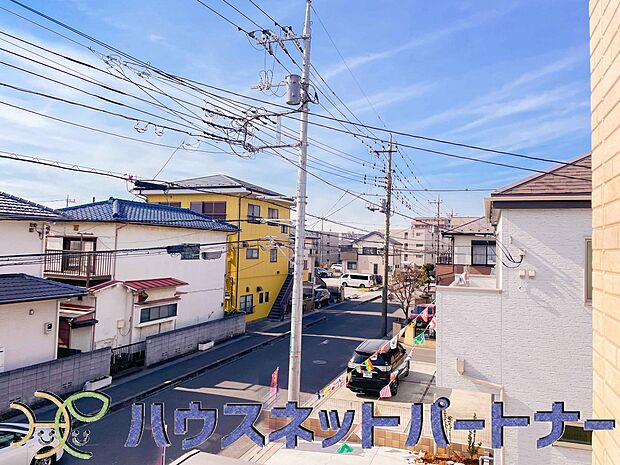 陽当りが良いと、洗濯物が乾きやすいですし、湿気やカビの心配も減るので快適です。寒い冬の日でも、日差しが届くと家の中が暖かくなりますね。