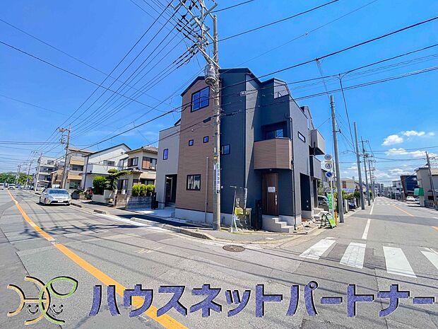 前面道路の日当たりの良い明るいお家。