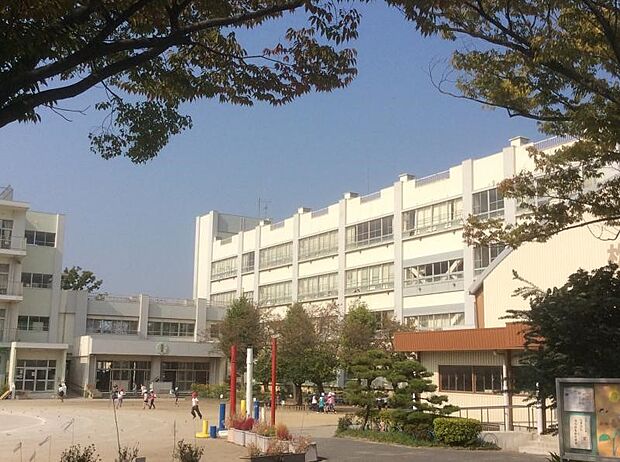 周辺環境-小学校(600m)八潮市立八幡小学校