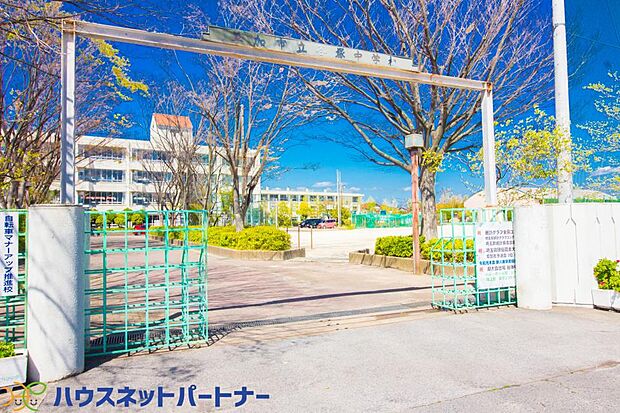 周辺環境-中学校(1200m)谷塚中学校