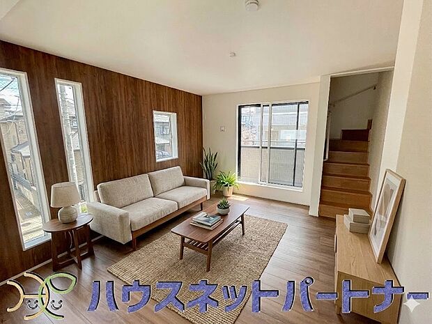 整然とした空間演出、快適な理想の暮らしの実現は家のみの拘りではなく、そこで暮らす方々にとって素敵な環境であることも挙げられると思います。四季折々の変化が奏でる鼓動を楽しんで下さい。（家具はイメージです