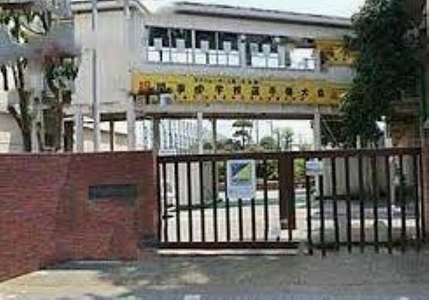 周辺環境-中学校(935m)芝西中学校