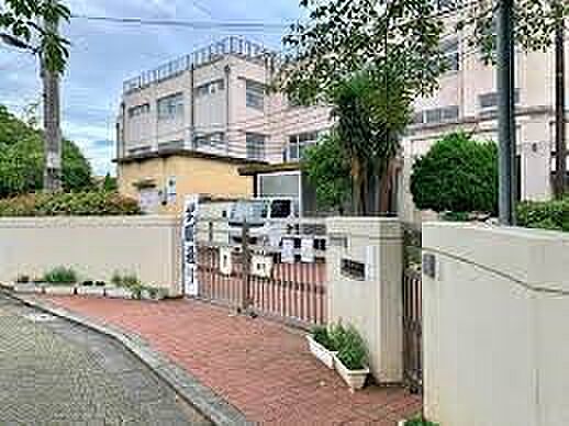 周辺環境-小学校(1000m)足立区立興本小学校