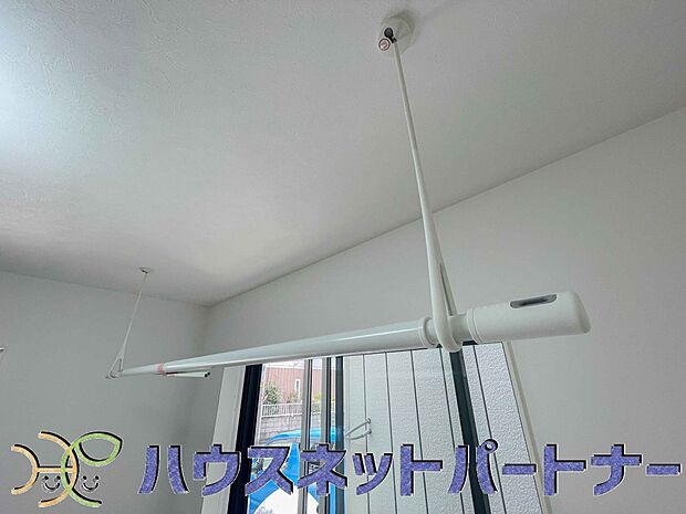 使用しない時は収納でき邪魔になりません、雨続きの日でもお洗濯は安心ですね。