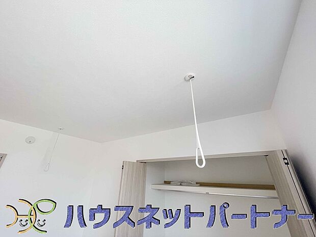 使用しない時は収納でき邪魔になりません、雨続きの日でもお洗濯は安心ですね。