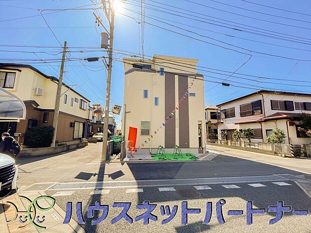前面道路でお車を駐車するのも楽々。