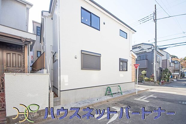 ここから始まる「日常」はご家族にとってかけがえのない時間となります。少しでも豊かに、快適に。そんな想いから本邸宅は生まれました。