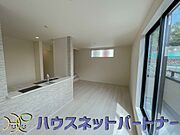 カウンターがあると配膳が楽なことがメリットの一つ。後片付けをするときも、ダイニングテーブルからあまり動かずに流し台へ運ぶことができるので便利です♪