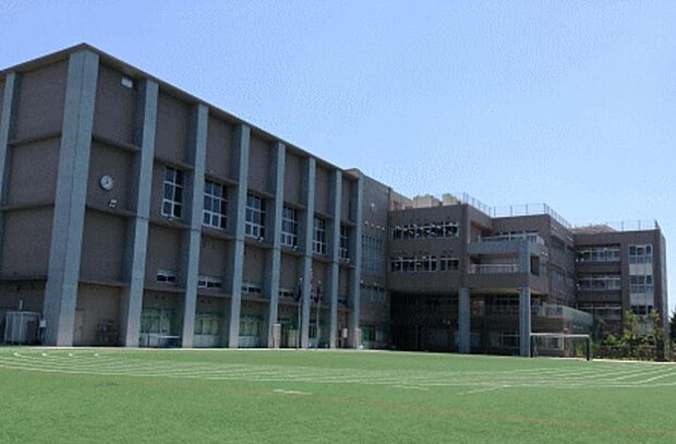 周辺環境-小学校(370m)足立区立西新井小学校