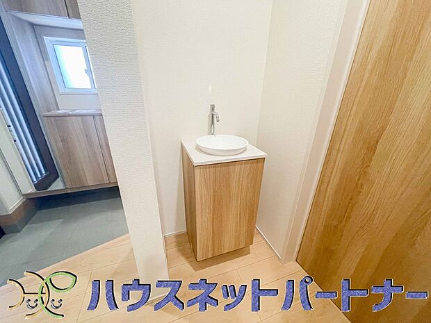 玄関に洗面台をもう一つ設置しました。ちょっとした設備に感動です。