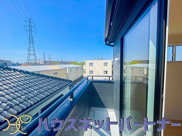 陽当りや通風性など各所に施された工夫で住みやすさを実現。部屋の大きさや周辺環境・街並など、資料には掲載していない情報が現地にはたくさんございます。是非ご確認下さい。