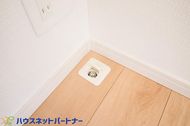 リビングに設置したガス栓。暖房器具や鍋パーティーに活躍します。