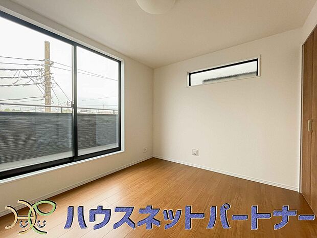 どのお部屋も明るい光が差し込みます。自分だけのお部屋作りを考えただけでワクワク。
