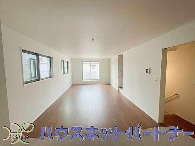 陽だまりのある光彩豊かなリビングは、何よりも快適で心休まる時間を過ごせます。