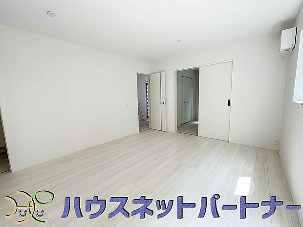 家族の温かさと陽光の暖かさ、楽しい毎日と明るい未来を予感させる「空間が織り成すひとつ先の住み心地」を演出します。