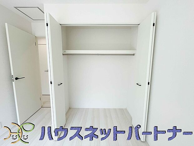 各部屋を最大限に広く使って頂ける様、全居住スペースに収納付。プライベートルームはゆったりと快適に。