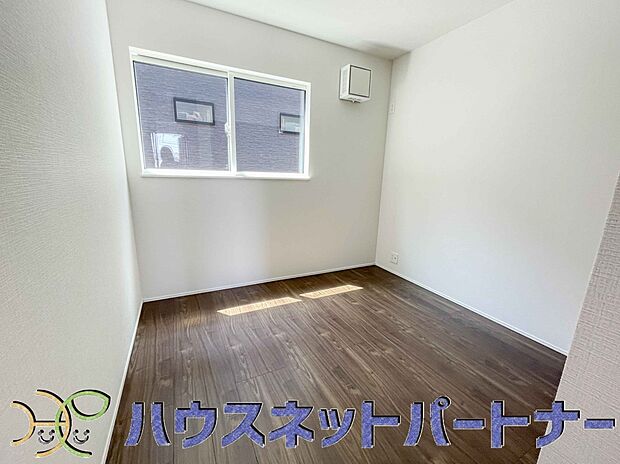 陽射しがぽかぽかと差し込むお部屋は湿気やカビの心配も減るので快適に過ごせます。