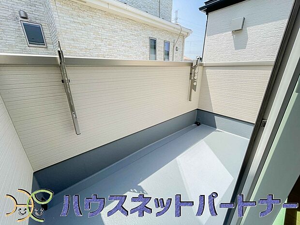 バルコニーから差し込む陽光・通風は、住環境・快適性と共に有り続ける貴重な「財産」です。この新築戸建に住まう事で手に入れるものは、きっと日常にとっても貴重な存在となるはずです。