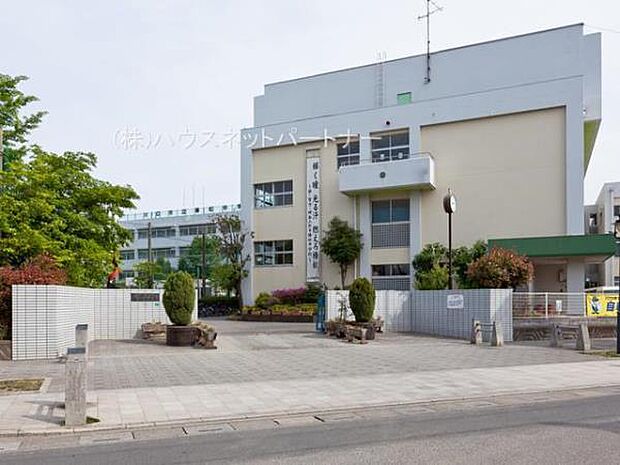 周辺環境-中学校(650m)川口市立榛松中学校
