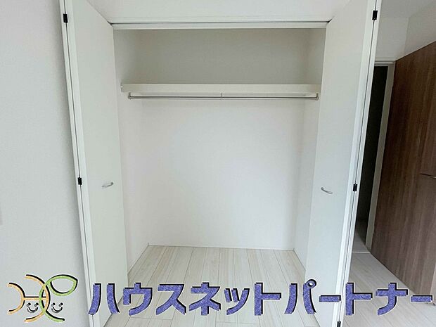 各部屋を最大限に広く使って頂ける様、全居住スペースに収納付。プライベートルームはゆったりと快適に。
