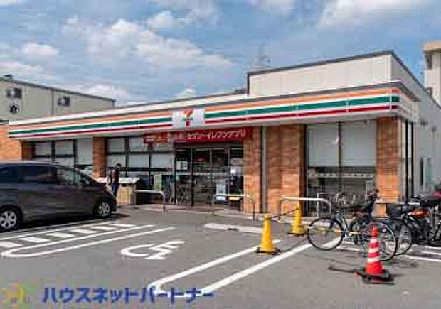 周辺環境-コンビニ(600m)セブンイレブン