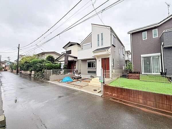 見通しもよく車の通りも多くないため、小さなお子様がいるご家庭も安心です。