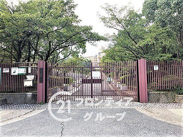 横尾中学校 徒歩10分。 800m