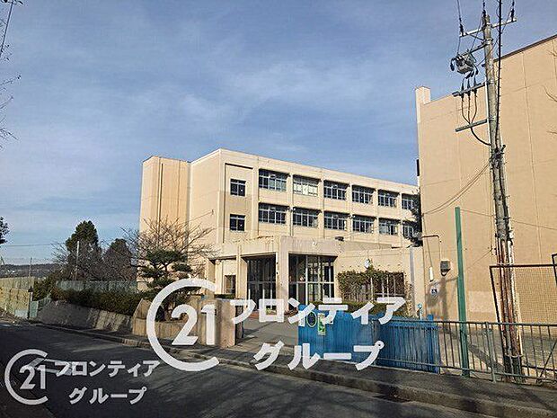 神戸市立桜が丘中学校 徒歩12分。 960m