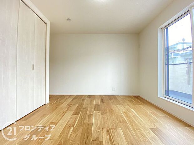 寝室や子供部屋にぴったりなシンプル洋室でお部屋のコーディネートが楽しめますね。