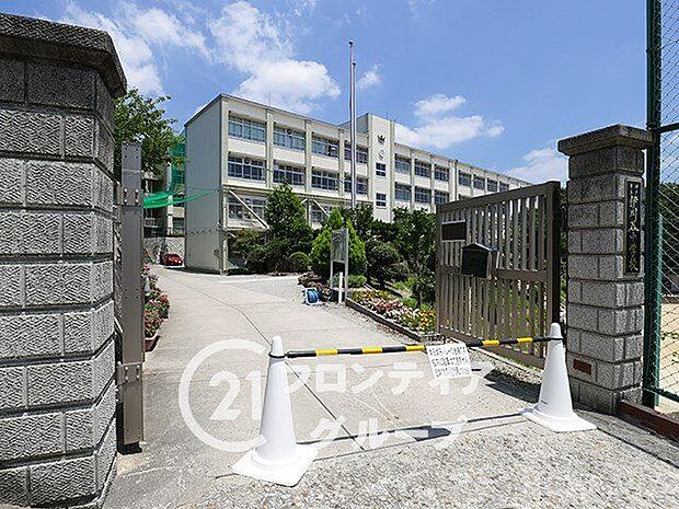 神戸市立伊川谷中学校 徒歩14分。 1070m