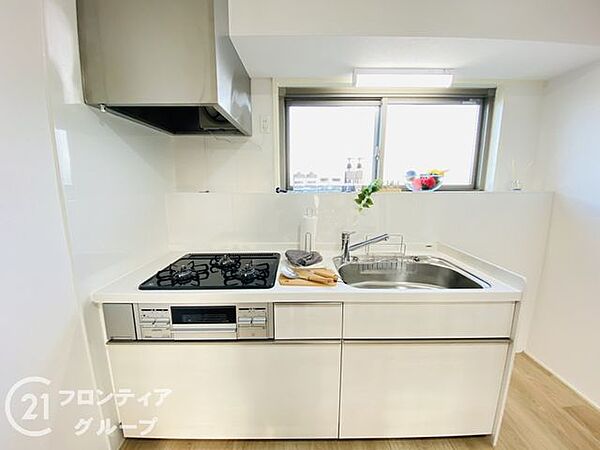 キッチンは、料理を楽しむための機能的な空間で、効率的な作業をサポートします