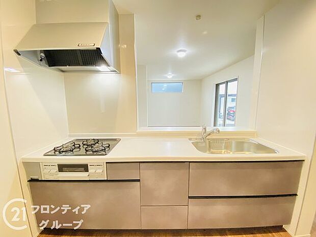 お手入れが楽に行える換気扇やステンレスワークトップは毎日お料理する奥様の味方!