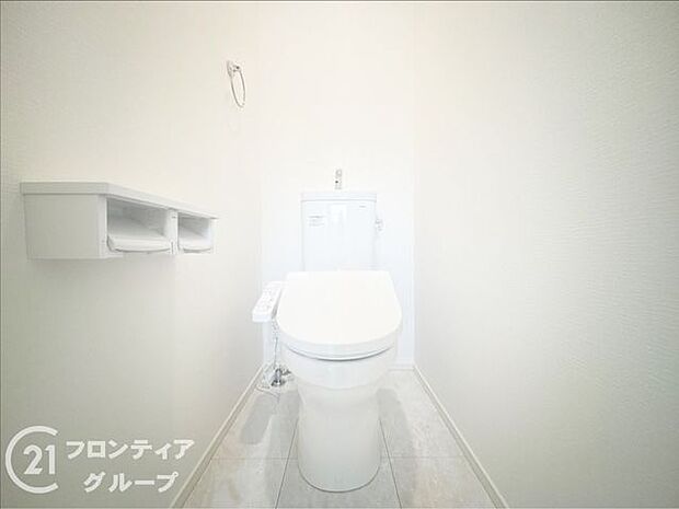 1階、2階どちらにも節水省エネ仕様のシャワートイレを採用しています。