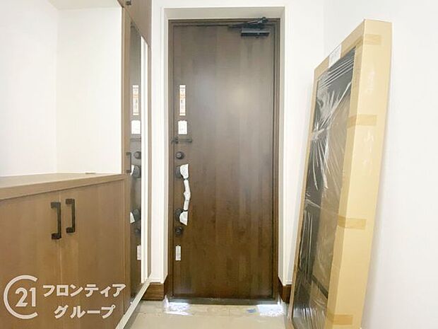 玄関は防犯性の優れたダブルロックドアです！