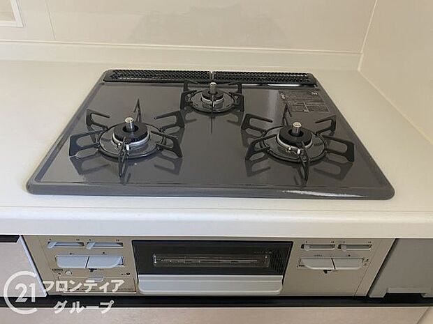 から炊きにより一定の温度に達すると自動で火を止めてくれる安心機能、過熱防止センサー付3口タイプ。