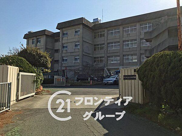 明石市立谷八木小学校 徒歩1分。 80m
