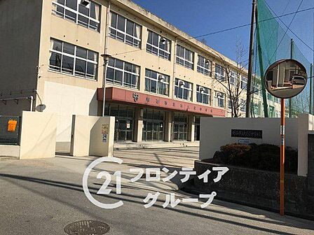 明石市立大久保中学校 徒歩15分。 1180m