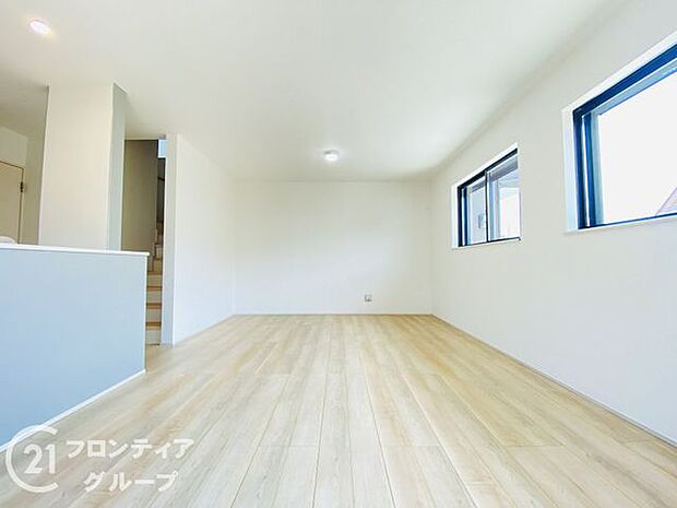 広々リビング、人が集まるおもてなし空間を実現できますね!