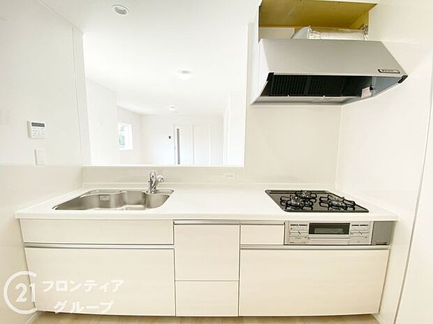 お手入れが楽に行える換気扇やステンレスワークトップは毎日お料理する奥様の味方!