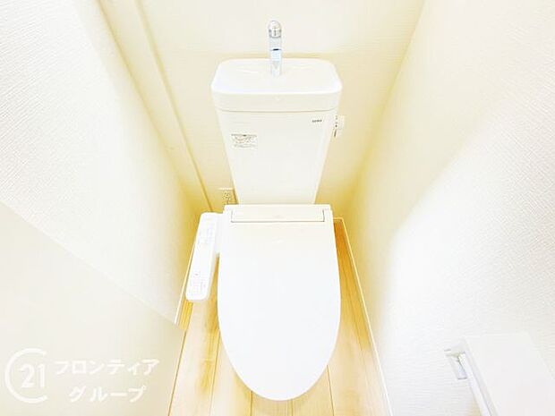 オート開閉のフタなので、手を触れず清潔・快適なトイレです！